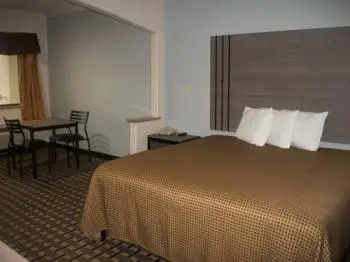 Woodland Inn and Suites 10